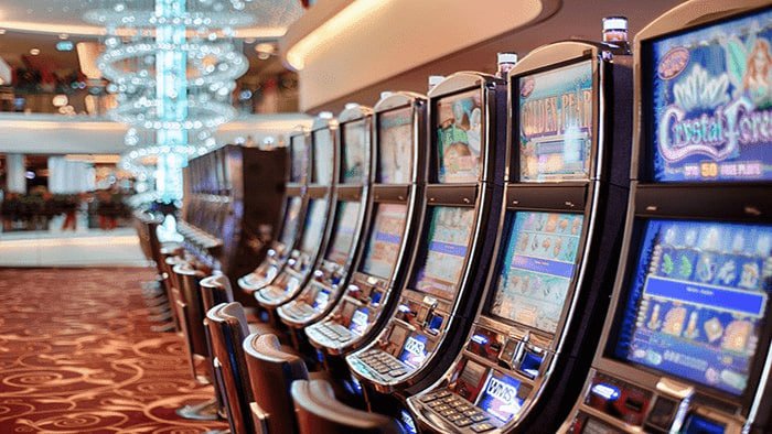Người dùng Việt Nam trải nghiệm Live Casino trên điện thoại qua cum4k